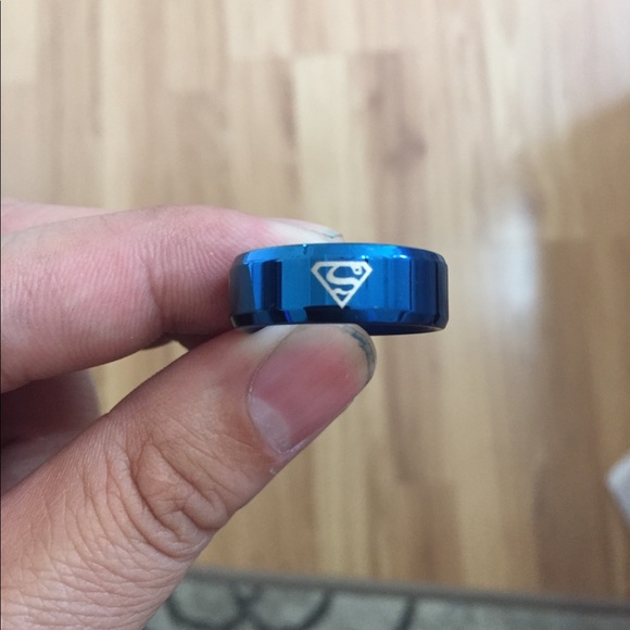 Blue Superman Ring - Picture 4 of 5